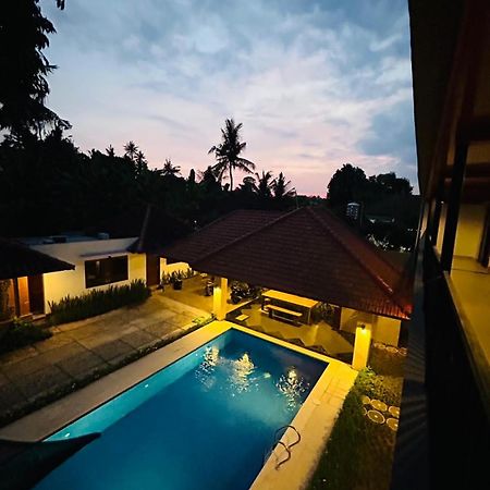 Batuan Village Sukawati  Bagian luar foto